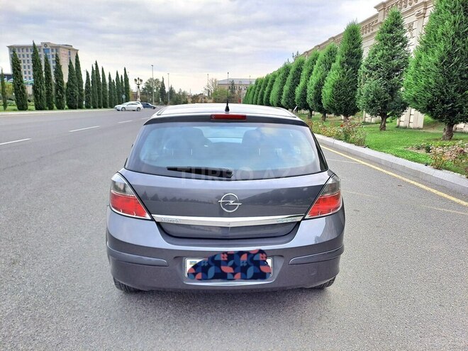 Opel Astra 2009, 240,000 km - 1.4 l - Gəncə