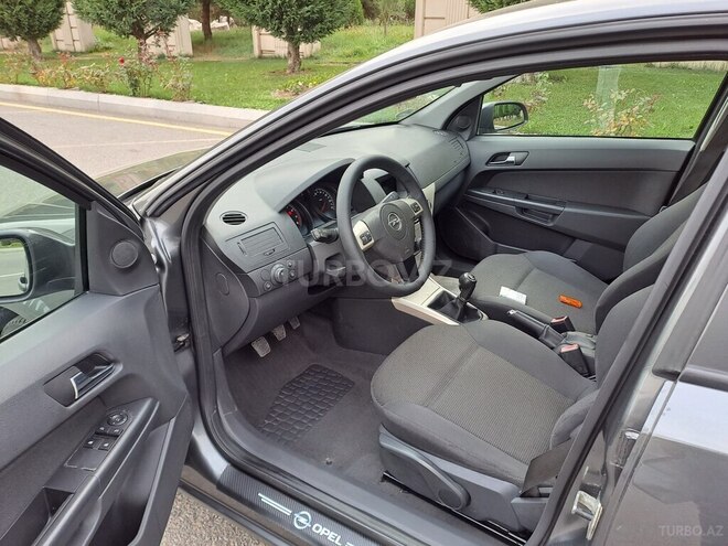 Opel Astra 2009, 240,000 km - 1.4 l - Gəncə