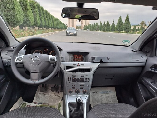 Opel Astra 2009, 240,000 km - 1.4 l - Gəncə