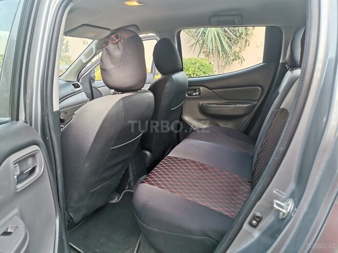 Mitsubishi L200 2015, 240,000 km - 2.5 л - Bakı