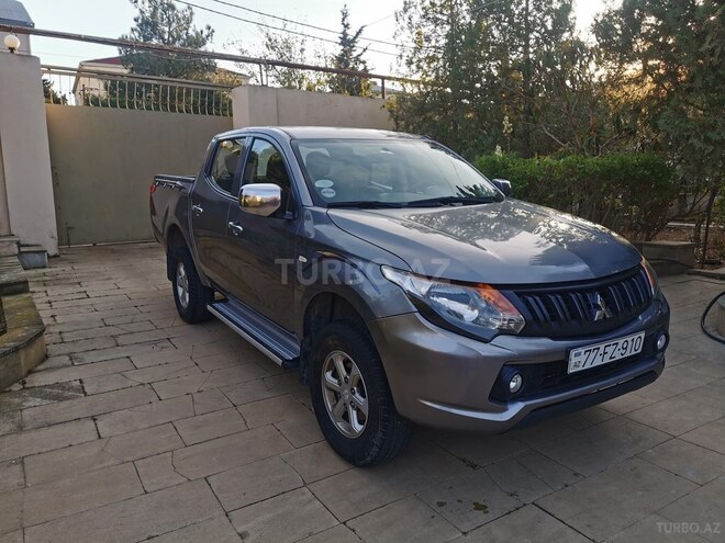 Mitsubishi L200 2015, 240,000 km - 2.5 л - Bakı