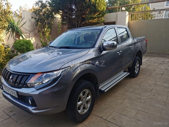 Mitsubishi L200 2015, 240,000 km - 2.5 л - Bakı