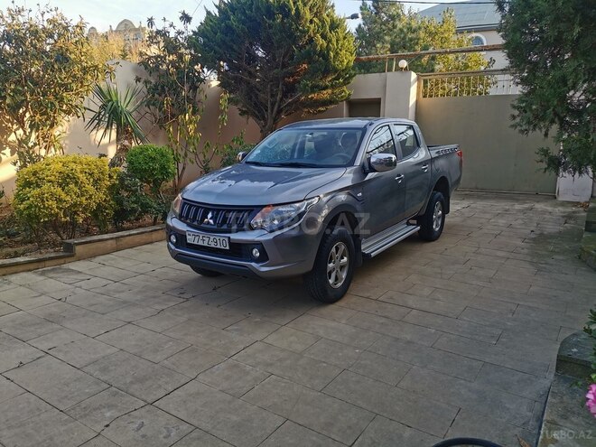Mitsubishi L200 2015, 240,000 km - 2.5 л - Bakı