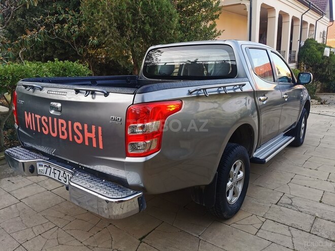 Mitsubishi L200 2015, 240,000 km - 2.5 л - Bakı