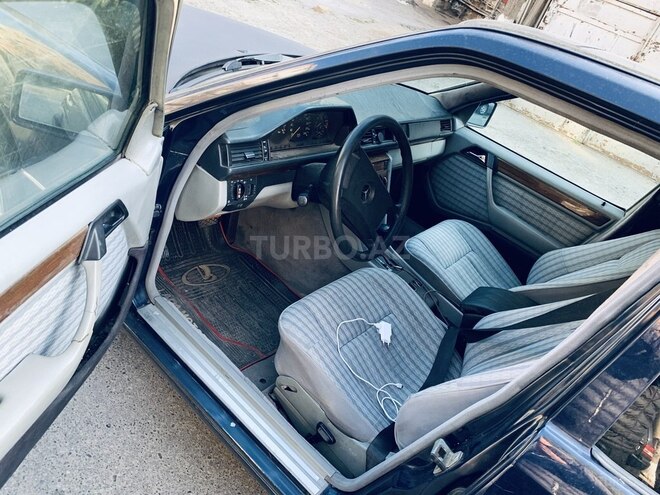 Mercedes E 230 1991, 241,041 km - 2.3 l - Sumqayıt