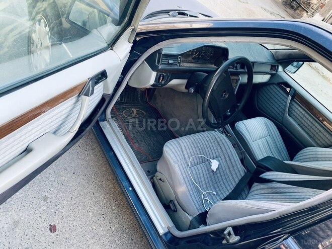 Mercedes E 230 1991, 241,041 km - 2.3 l - Sumqayıt