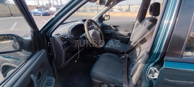Suzuki  2001, 238,000 km - 1.3 l - Bakı