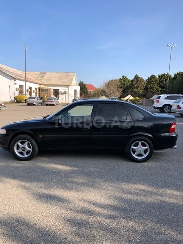 Opel Vectra 1998, 148,000 km - 1.6 l - Sumqayıt