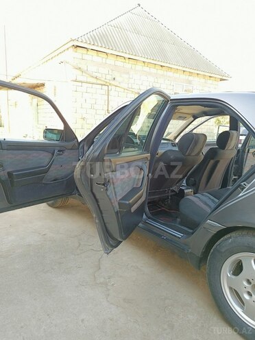 Mercedes C 180 1994, 360,000 km - 1.8 л - Salyan