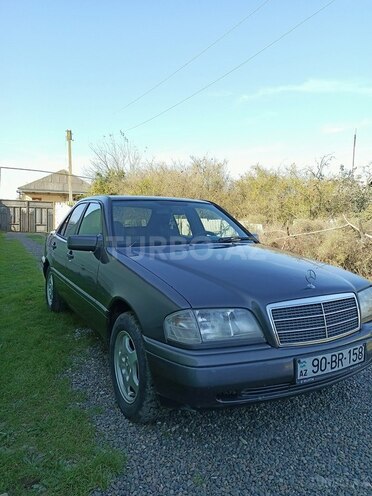 Mercedes C 180 1994, 360,000 km - 1.8 л - Salyan