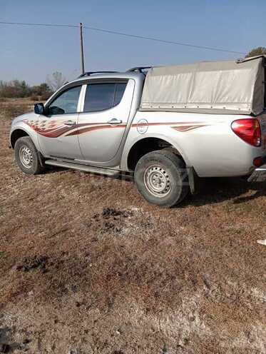 Mitsubishi L200 2008, 448,500 km - 2.5 л - Qax