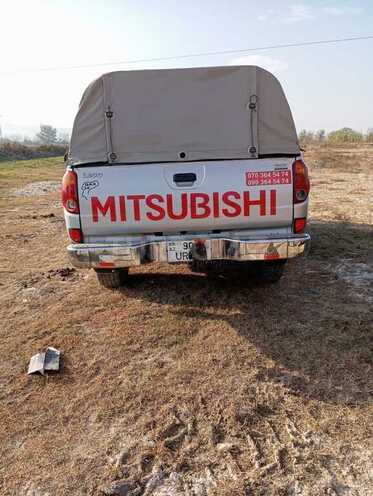 Mitsubishi L200 2008, 448,500 km - 2.5 л - Qax