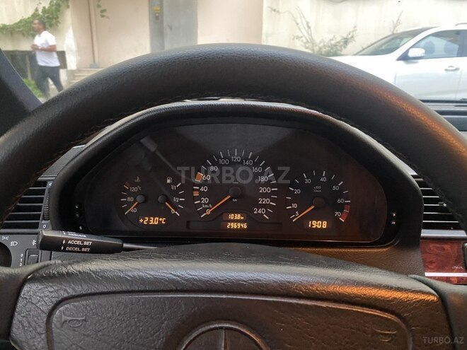 Mercedes C 200 1998, 298,000 km - 2.0 l - Bakı
