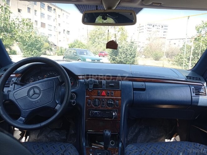 Mercedes E 220 1998, 405,963 km - 2.2 л - Gəncə