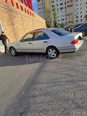 Mercedes E 240 1999, 377,800 km - 2.4 l - Bakı
