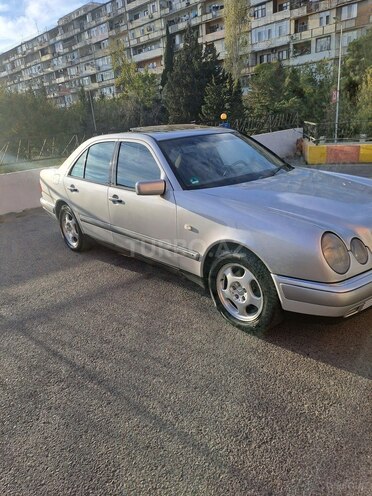 Mercedes E 240 1999, 377,800 km - 2.4 l - Bakı