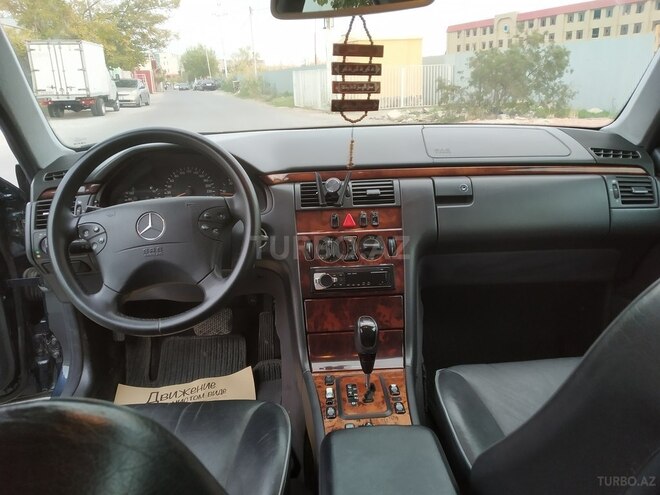 Mercedes E 220 2000, 390,000 km - 2.2 l - Bakı