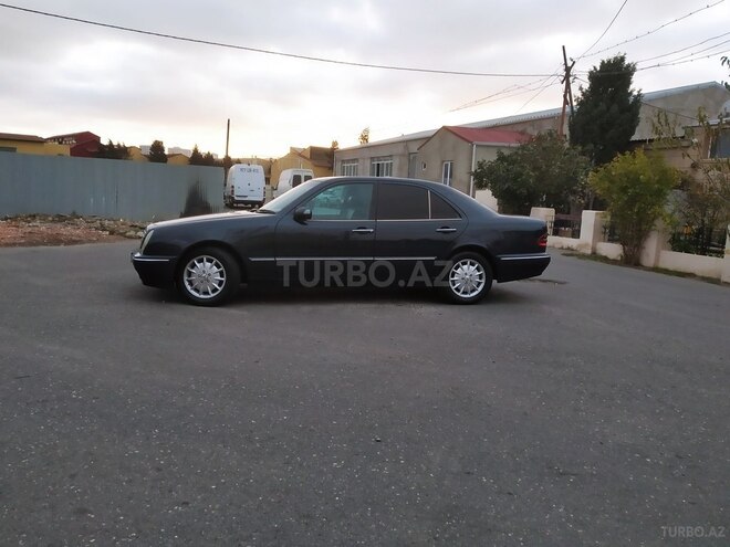 Mercedes E 220 2000, 390,000 km - 2.2 l - Bakı