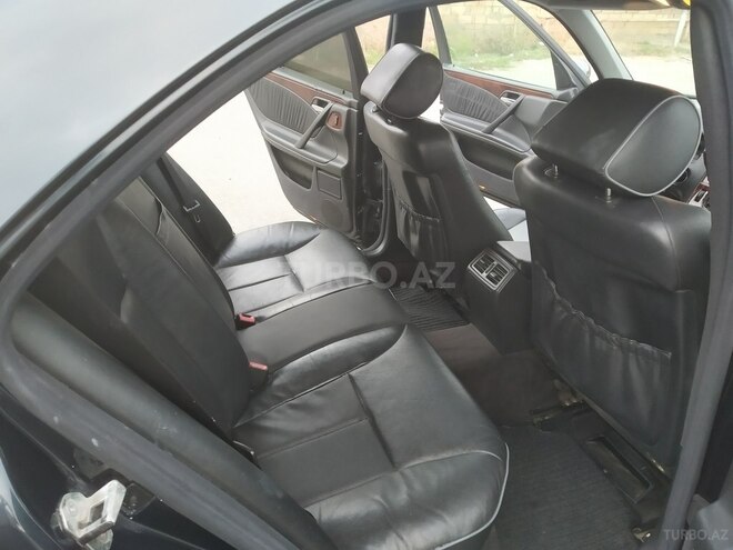 Mercedes E 220 2000, 390,000 km - 2.2 l - Bakı