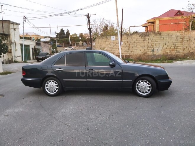 Mercedes E 220 2000, 390,000 km - 2.2 l - Bakı