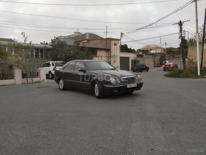 Mercedes E 220 2000, 390,000 km - 2.2 l - Bakı