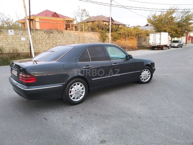 Mercedes E 220 2000, 390,000 km - 2.2 l - Bakı