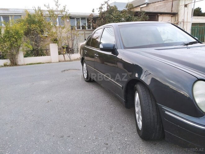 Mercedes E 220 2000, 390,000 km - 2.2 l - Bakı