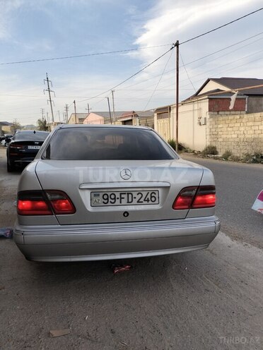 Mercedes E 220 2000, 440,000 km - 2.2 l - Bakı