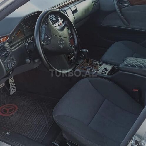 Mercedes E 220 1999, 290,000 km - 2.2 l - Bakı