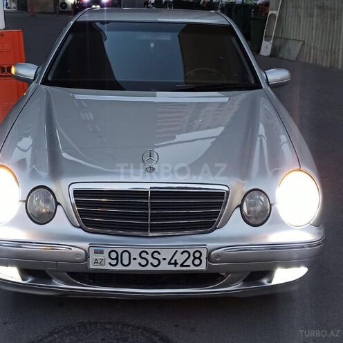 Mercedes E 220 1999, 290,000 km - 2.2 l - Bakı