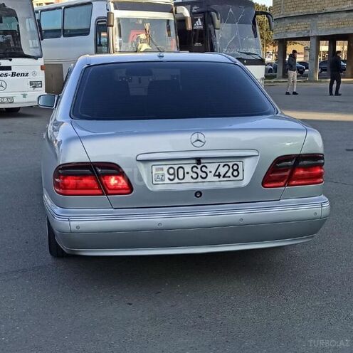 Mercedes E 220 1999, 290,000 km - 2.2 l - Bakı