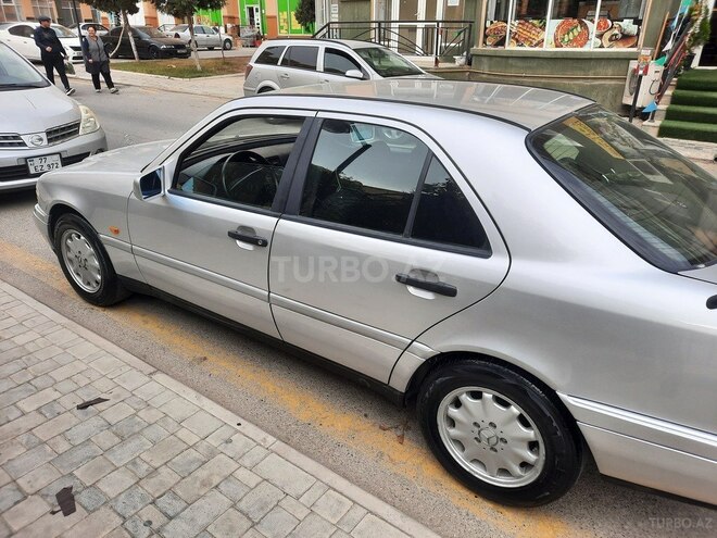 Mercedes C 200 1995, 332,050 km - 2.0 л - Bakı