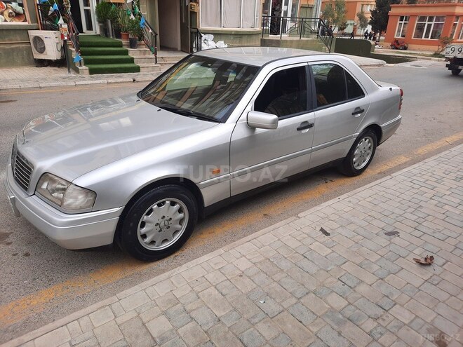 Mercedes C 200 1995, 332,050 km - 2.0 л - Bakı