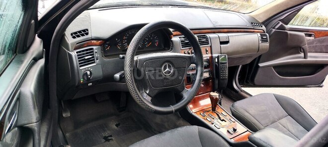 Mercedes E 240 1999, 258,000 km - 2.4 l - Şəki