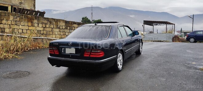 Mercedes E 240 1999, 258,000 km - 2.4 l - Şəki