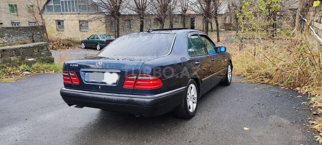 Mercedes E 240 1999, 258,000 km - 2.4 l - Şəki