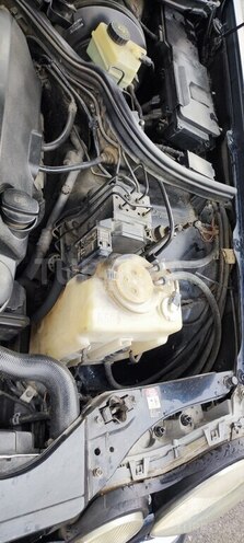 Mercedes E 240 1999, 258,000 km - 2.4 l - Şəki