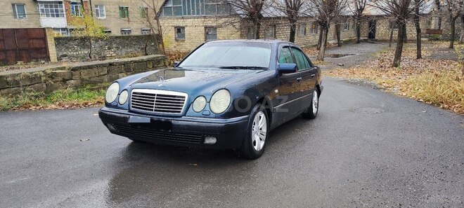 Mercedes E 240 1999, 258,000 km - 2.4 l - Şəki