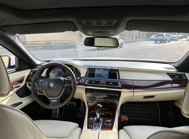 BMW 750 2010, 120,000 km - 4.4 л - Bakı