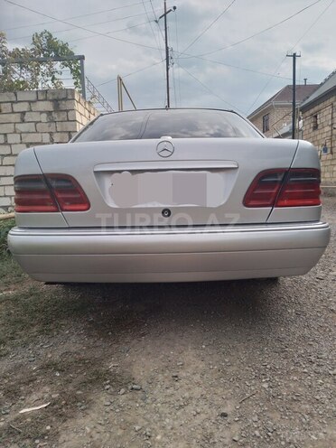 Mercedes E 280 1997, 400,000 km - 2.8 l - Qazax
