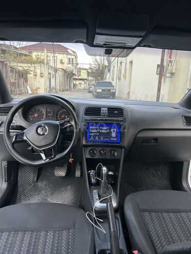 Volkswagen Polo 2018, 300,000 km - 1.6 l - Bakı
