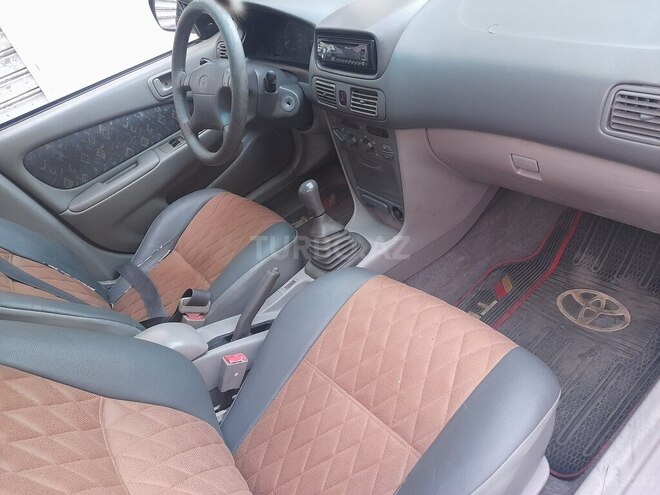 Toyota Corolla 1999, 410,000 km - 1.6 л - Bakı