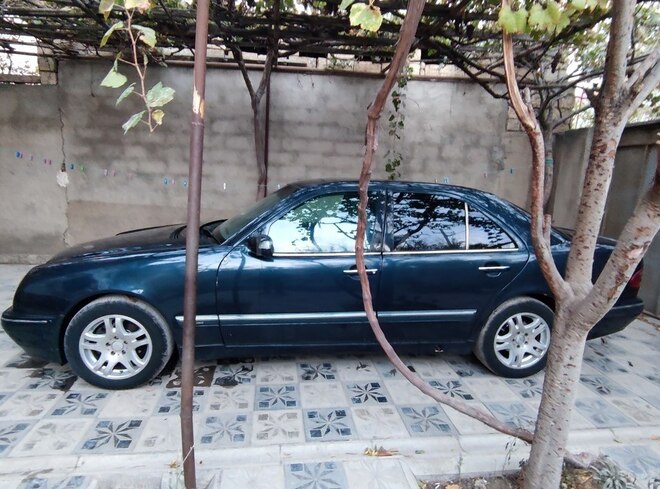 Mercedes E 200 2001, 353,625 km - 2.0 l - Bakı