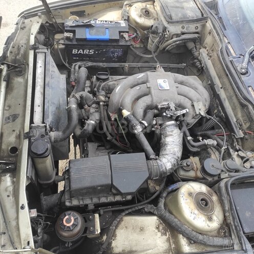 BMW 525 1989, 299,000 km - 2.5 л - Balakən