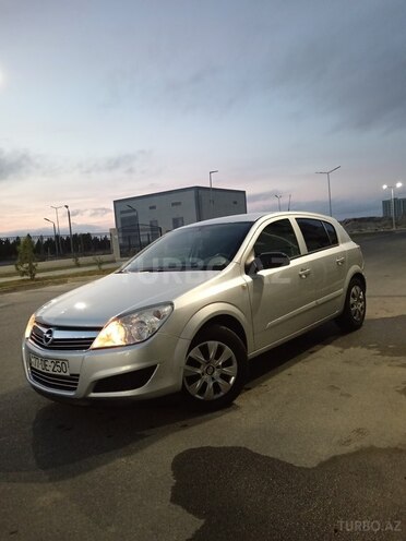 Opel Astra 2009, 205,000 km - 1.4 l - Bakı