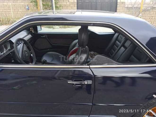 Mercedes E 250 1993, 228,000 km - 2.5 l - Bakı