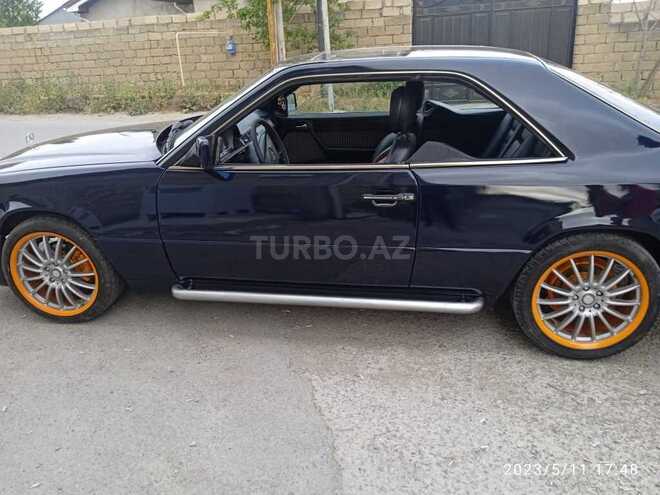 Mercedes E 250 1993, 228,000 km - 2.5 l - Bakı