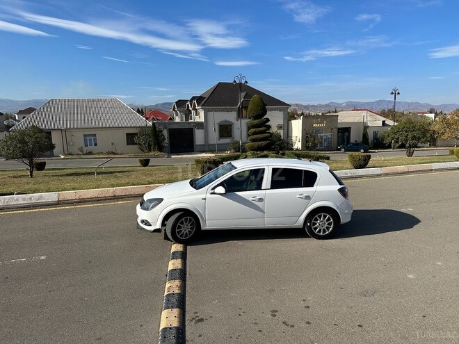 Opel Astra 2009, 196,888 km - 1.4 л - Gəncə