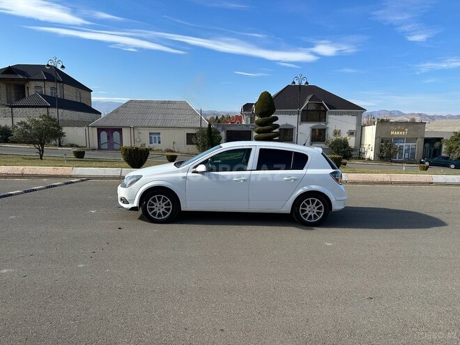 Opel Astra 2009, 196,888 km - 1.4 л - Gəncə