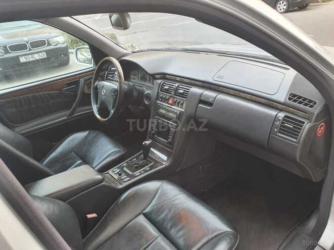 Mercedes E 320 1999, 310,000 km - 3.2 l - Bakı
